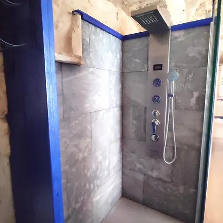 Le 32 En Centre D'uzes Апартаменты *